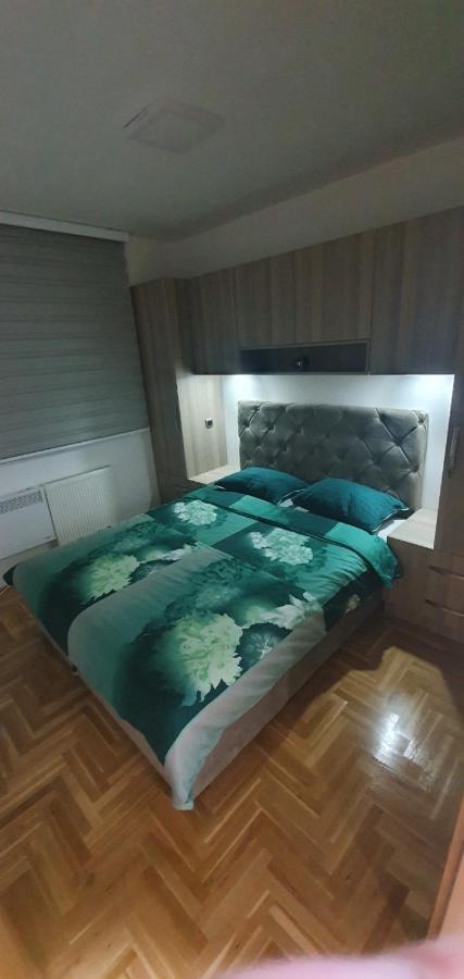 Apartman Lux S&V 1 Lukavica Istocno Sarajevo Hilandarska Centar Apartment Bagian luar foto